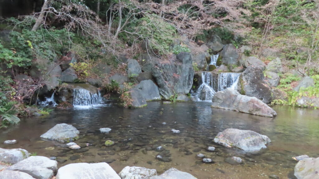 Full view of Komorebi-no-Taki