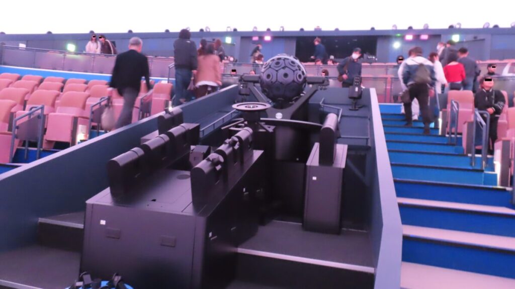 The latest projector at the Osaka City Science Museum Planetarium
